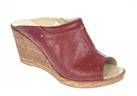 Oferta marimea 36, 38, 41 - Saboti dama de vara, din piele naturala cu perforatii, culoare visiniu - LPAPUCTEAVIS